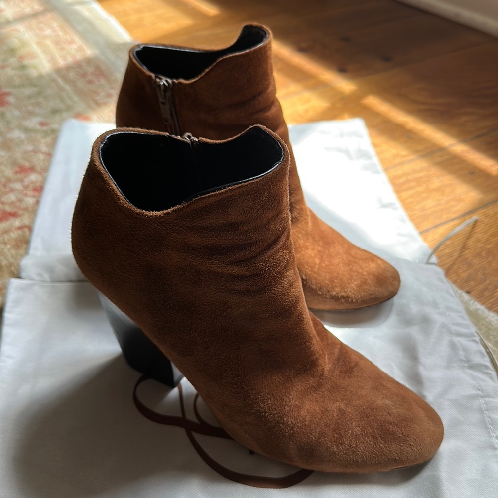 M. Gemi booties